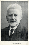 106048 Portret van Leo Penning, geboren 1854, schrijver en journalist te Utrecht, overleden 1927. Borstbeeld van voren.
